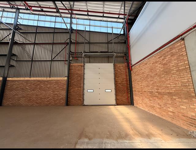 1,765M² WAREHOUSE TO LET IN AIRPORT PARK